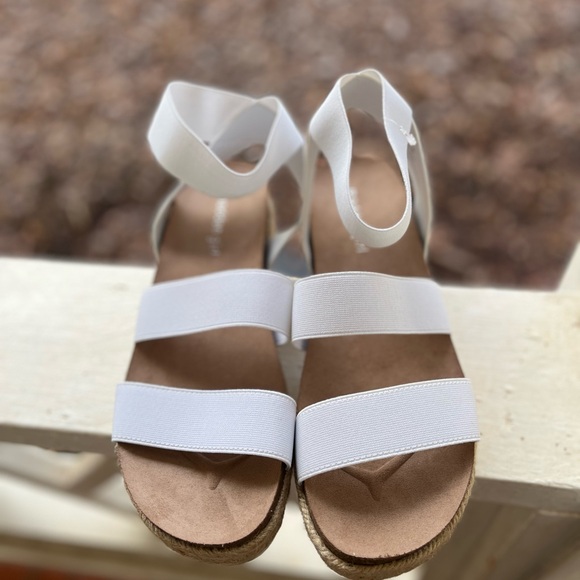 Madden Girl Women’s sandals. 9 - Picture 4 of 7